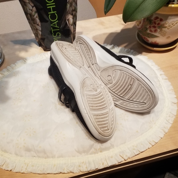 Black 'Chill' Loafers - Picture 4 of 5